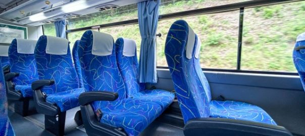 バスの車内